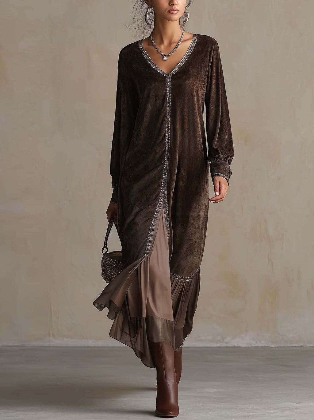 Abito midi svasato in simil camoscio marrone con scollo a V