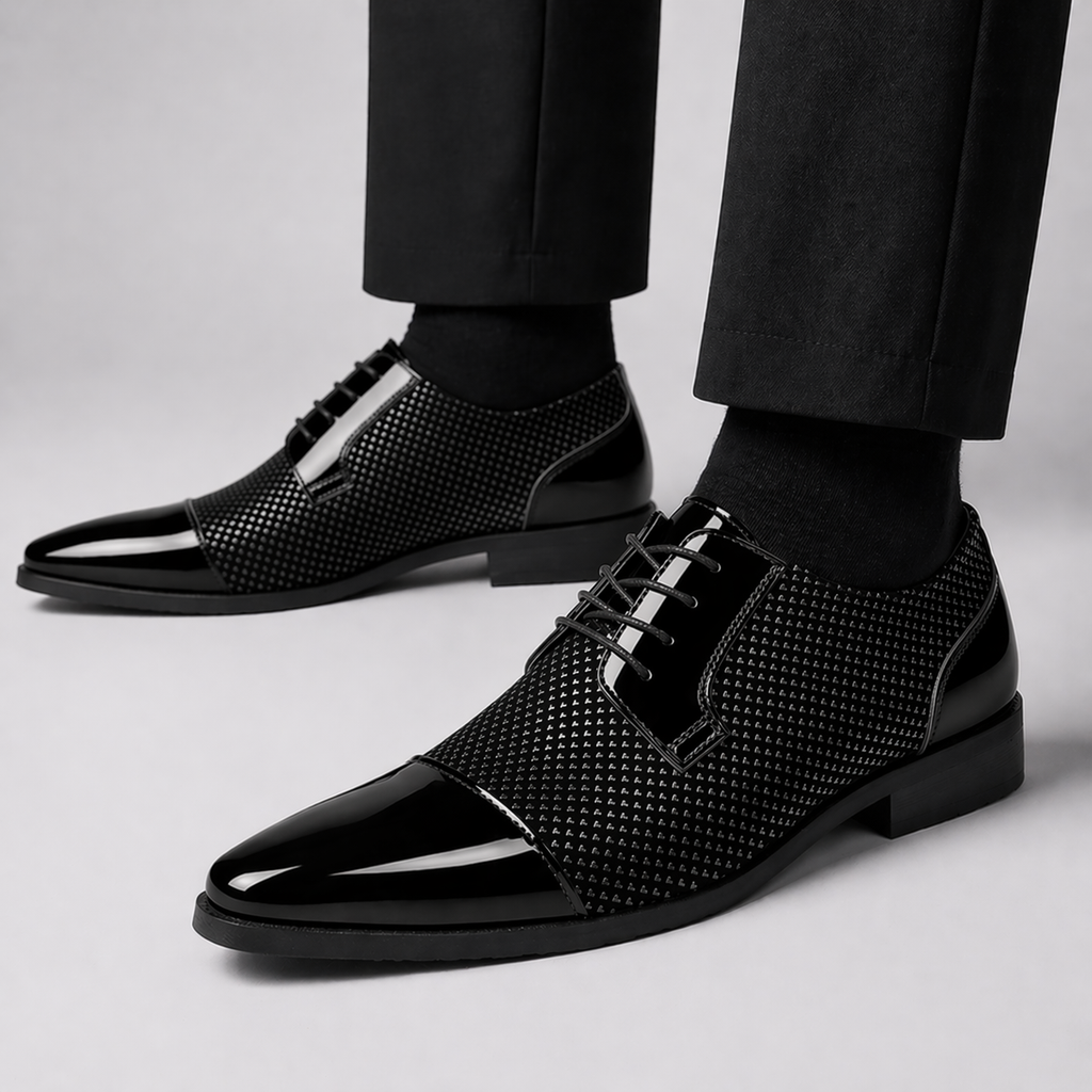 Derbies i lakkert skinn