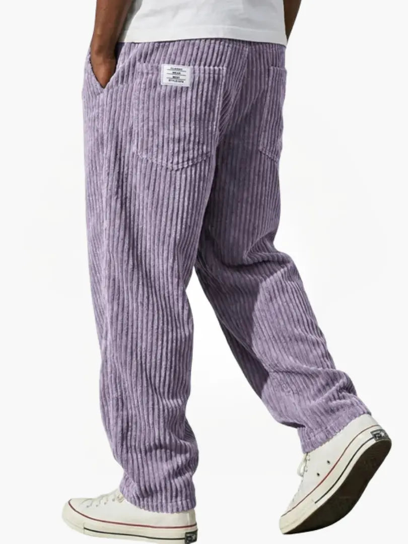Pantaloni comodi in stile senza tempo