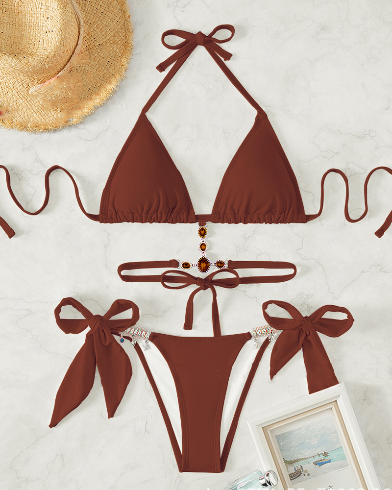 Bikini con pedrería, espalda descubierta y lazos