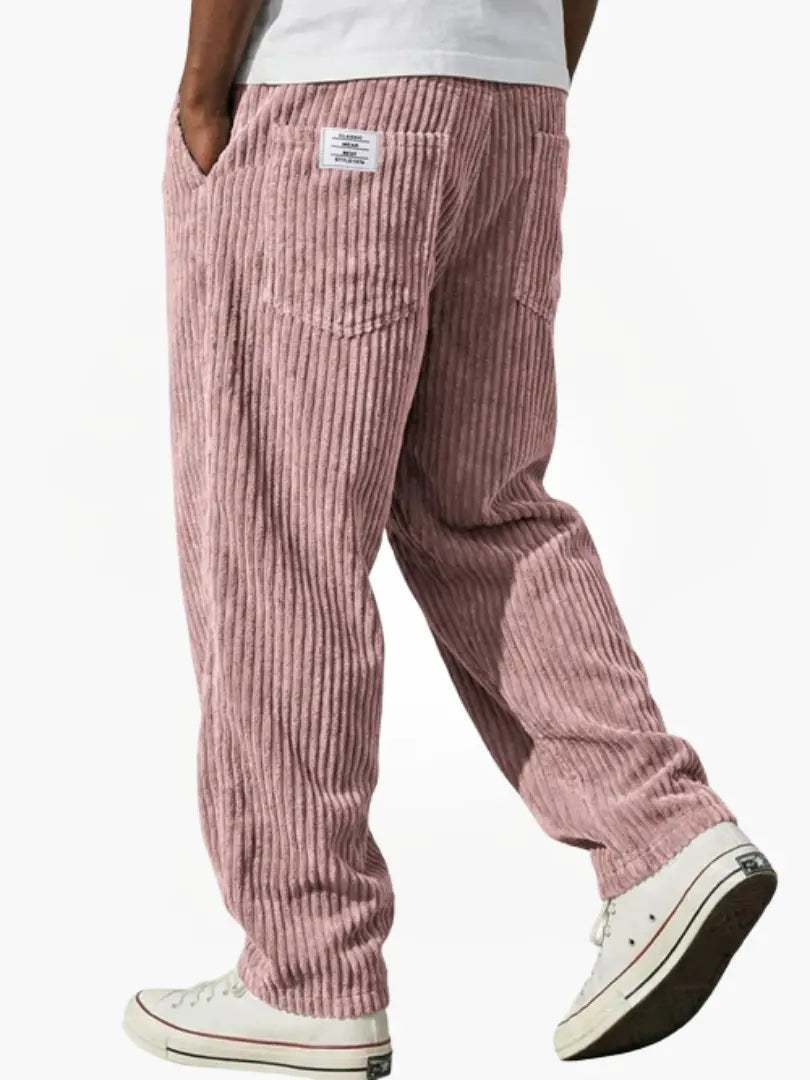 Pantalón cómodo de estilo atemporal