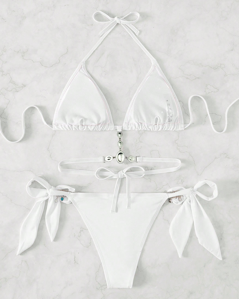 Bikini con pedrería, espalda descubierta y lazos
