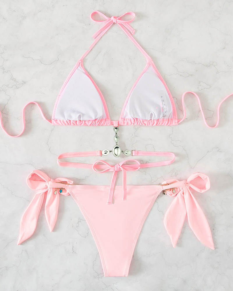 Bikini con pedrería, espalda descubierta y lazos