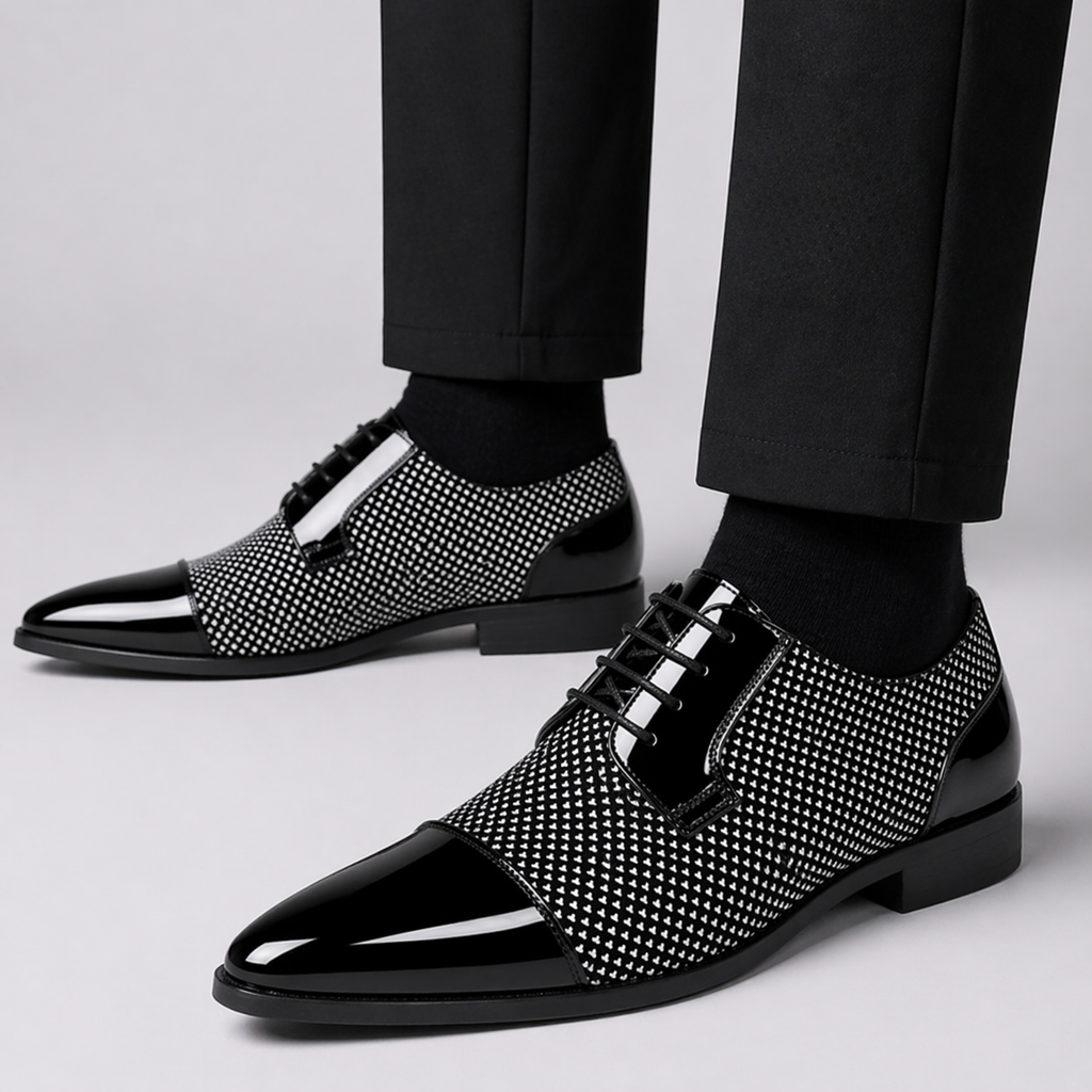 Derbies i lakkert skinn
