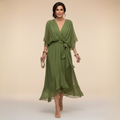 Abito in chiffon con scollo a V