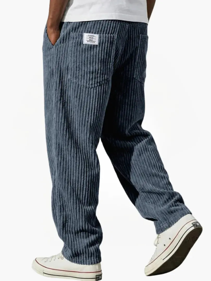 Pantaloni comodi in stile senza tempo