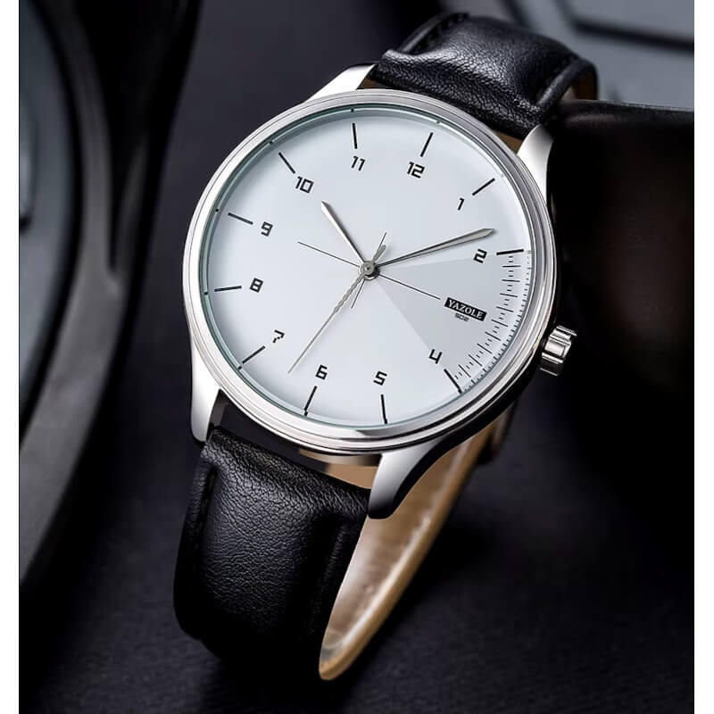 Reloj de cuarzo con correa de cuero