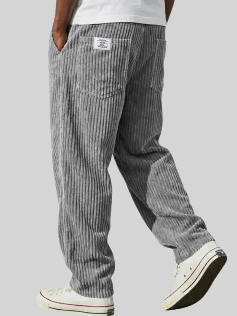 Pantaloni comodi in stile senza tempo
