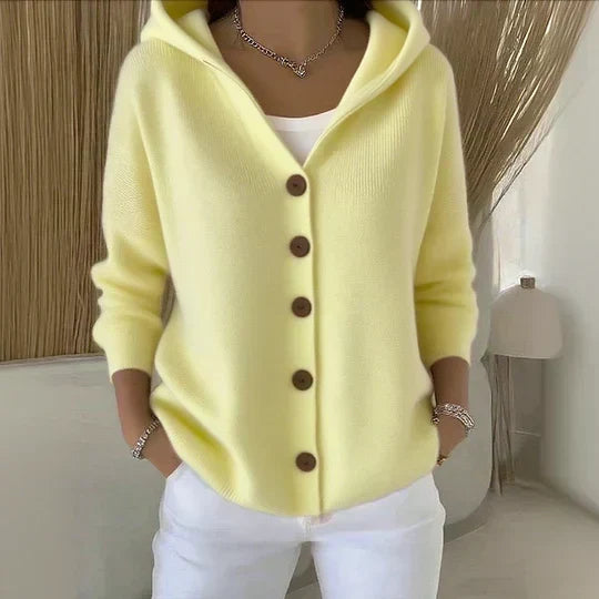 Veste en tricot avec capuche