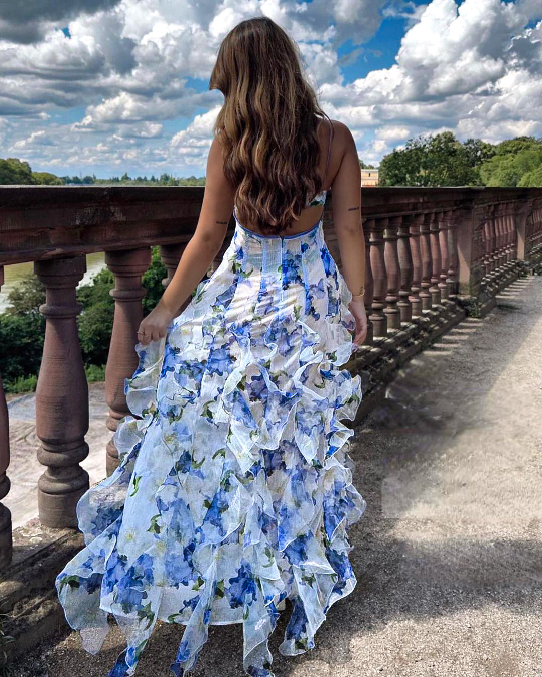 Floral midikjole med volanger