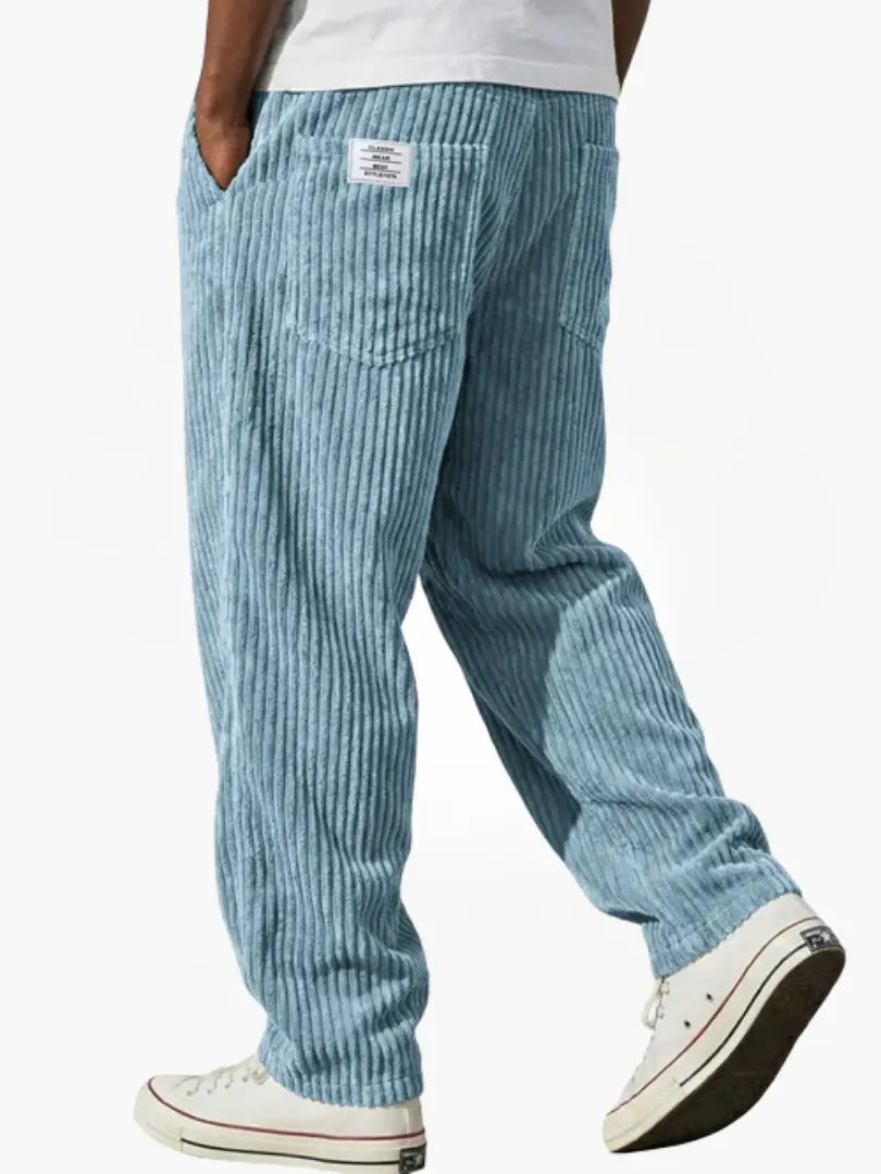 Pantaloni comodi in stile senza tempo