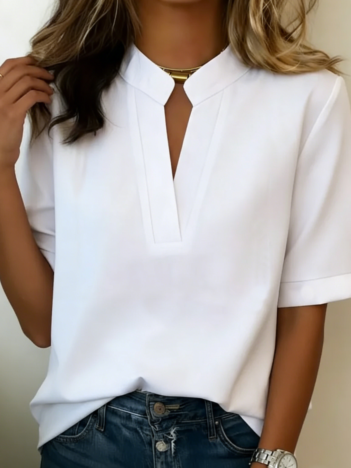 Elegant bluse med raffinert hals