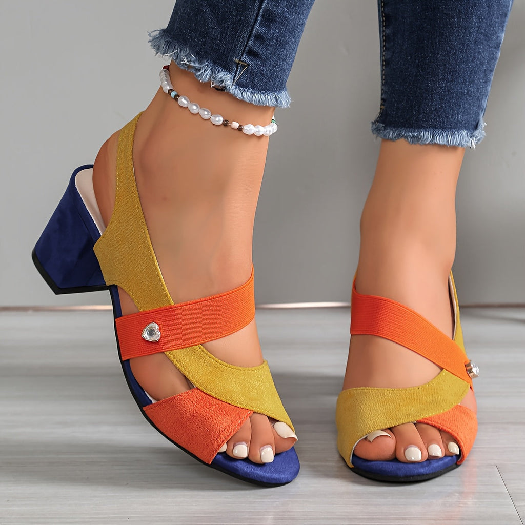 Sandalias de tacón medio con tiras cruzadas