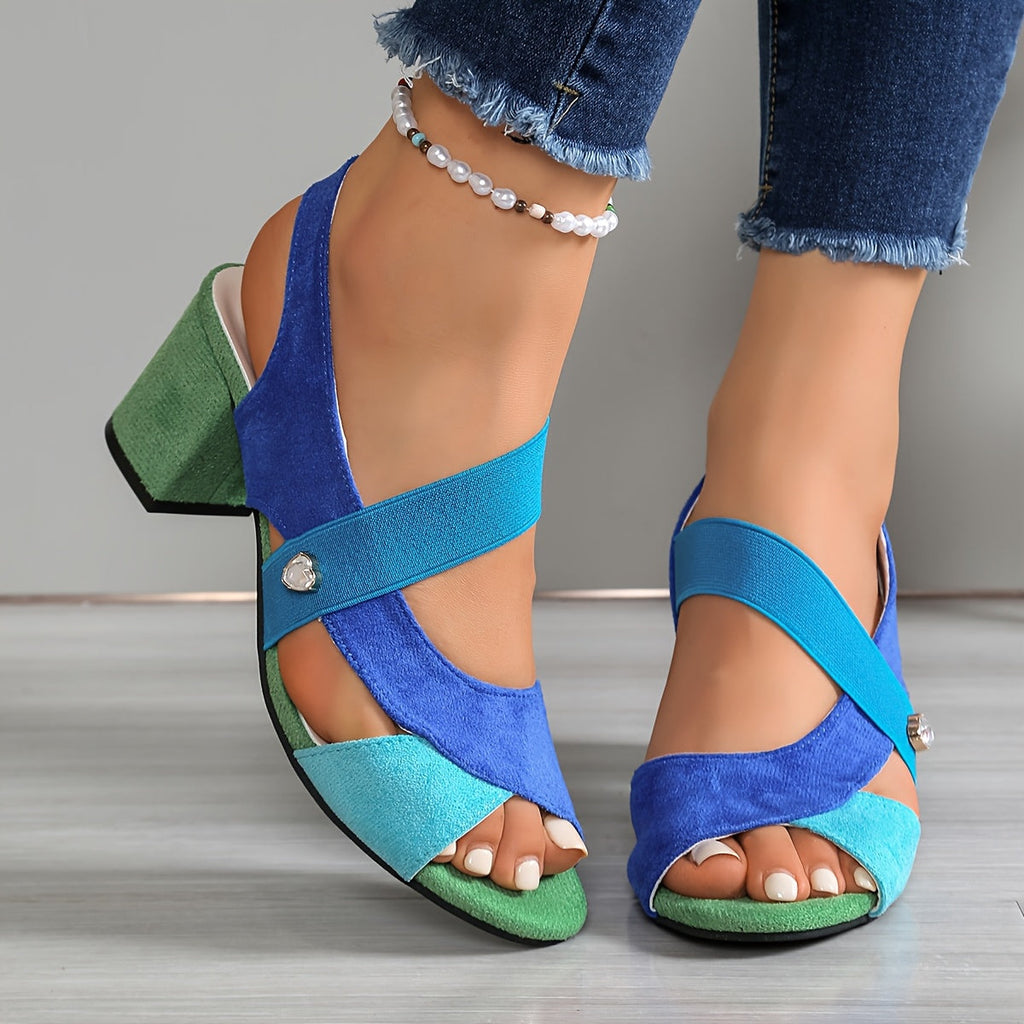 Sandalias de tacón medio con tiras cruzadas