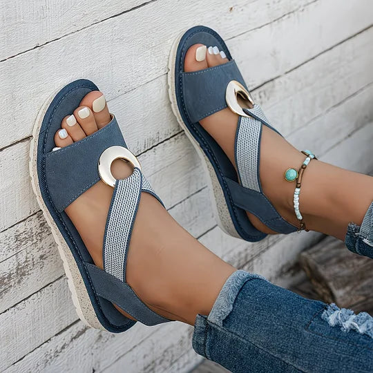 Flate sandaler med elastisk overdel