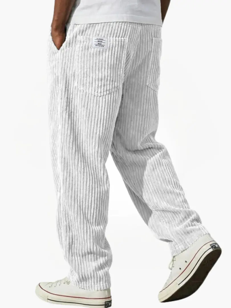 Pantaloni comodi in stile senza tempo
