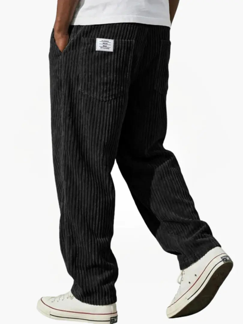 Pantaloni comodi in stile senza tempo