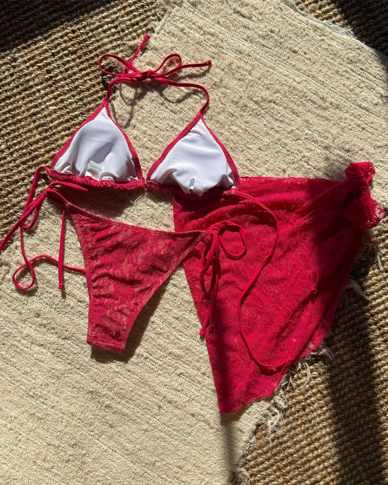 Conjunto de bikini sexy de malla de encaje y tejido compuesto con falda pareo