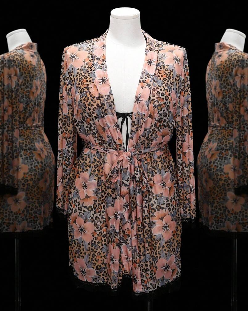 Conjunto de lencería de bikini transparente y bata con estampado floral de leopardo