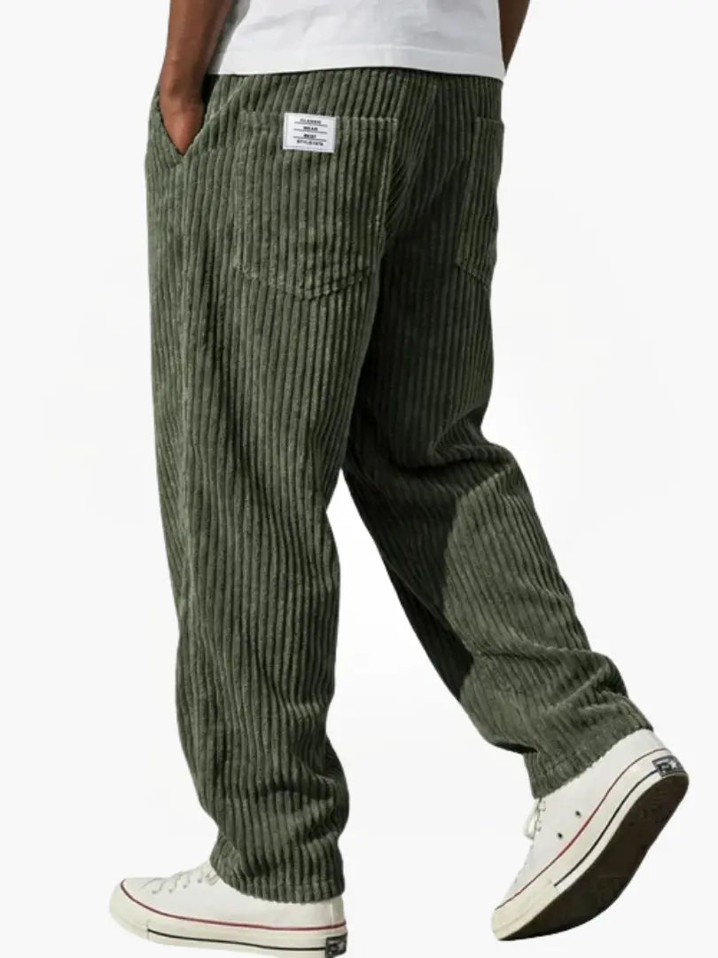 Pantaloni comodi in stile senza tempo