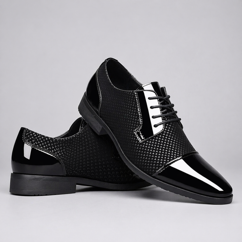 Derbies i lakkert skinn