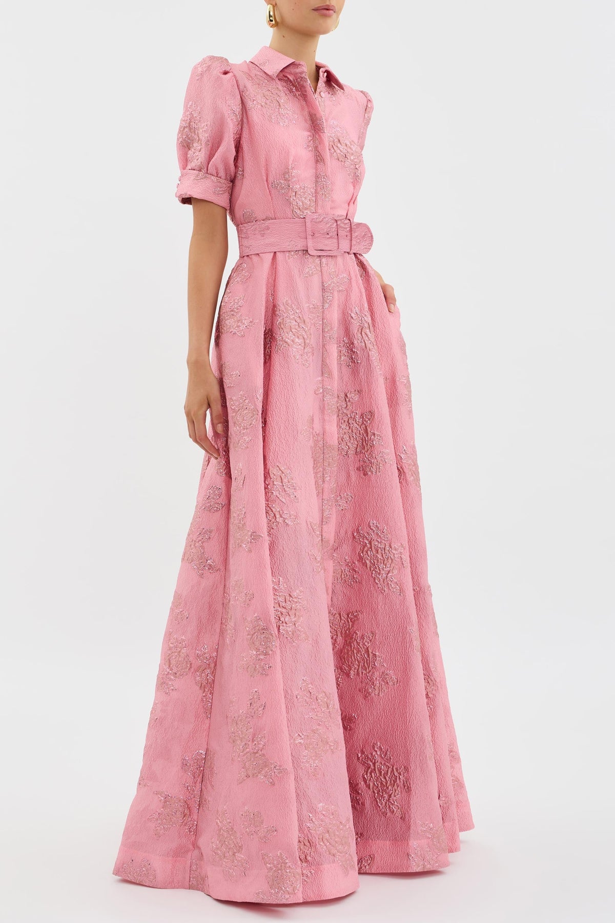 Robe courte à manches bouffantes