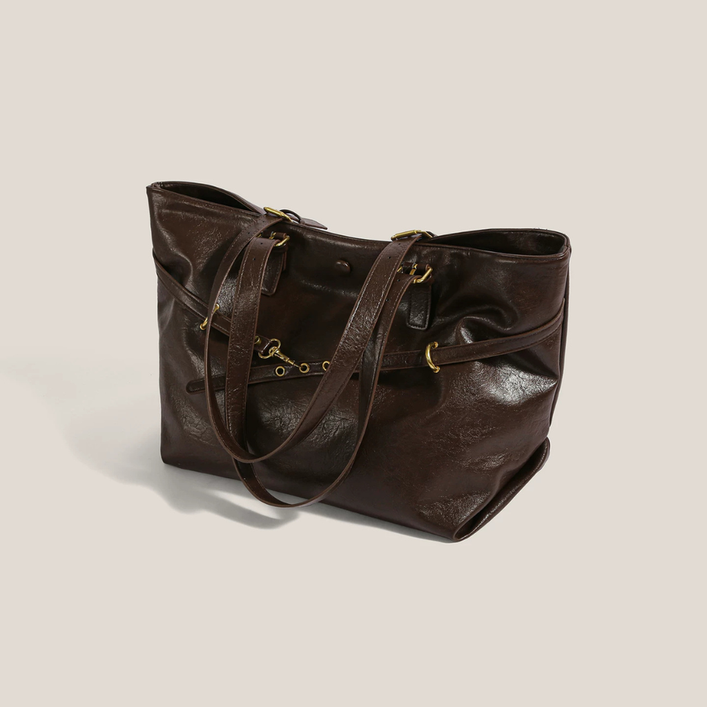 Bolso de hombro con hebilla