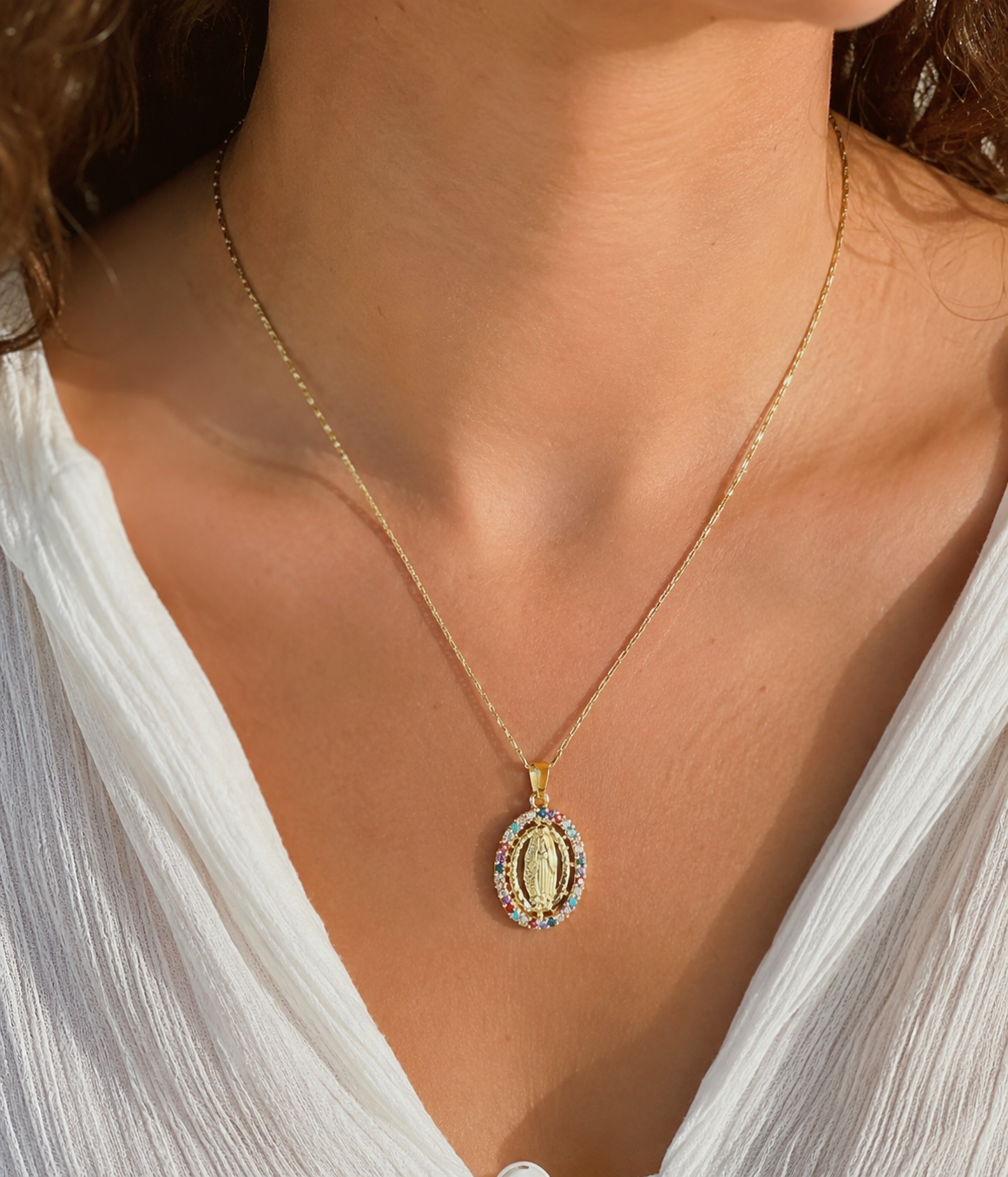 Collar de la Mare de Déu banyat en or