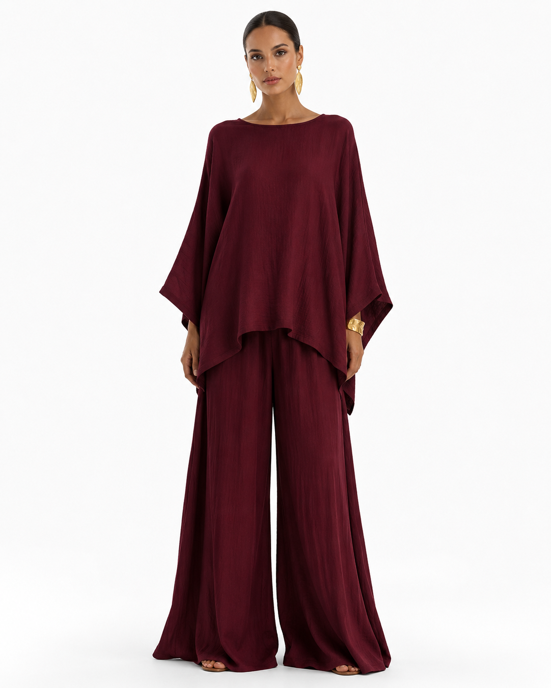 Conjunt minimalista de lli amb túnica oversize