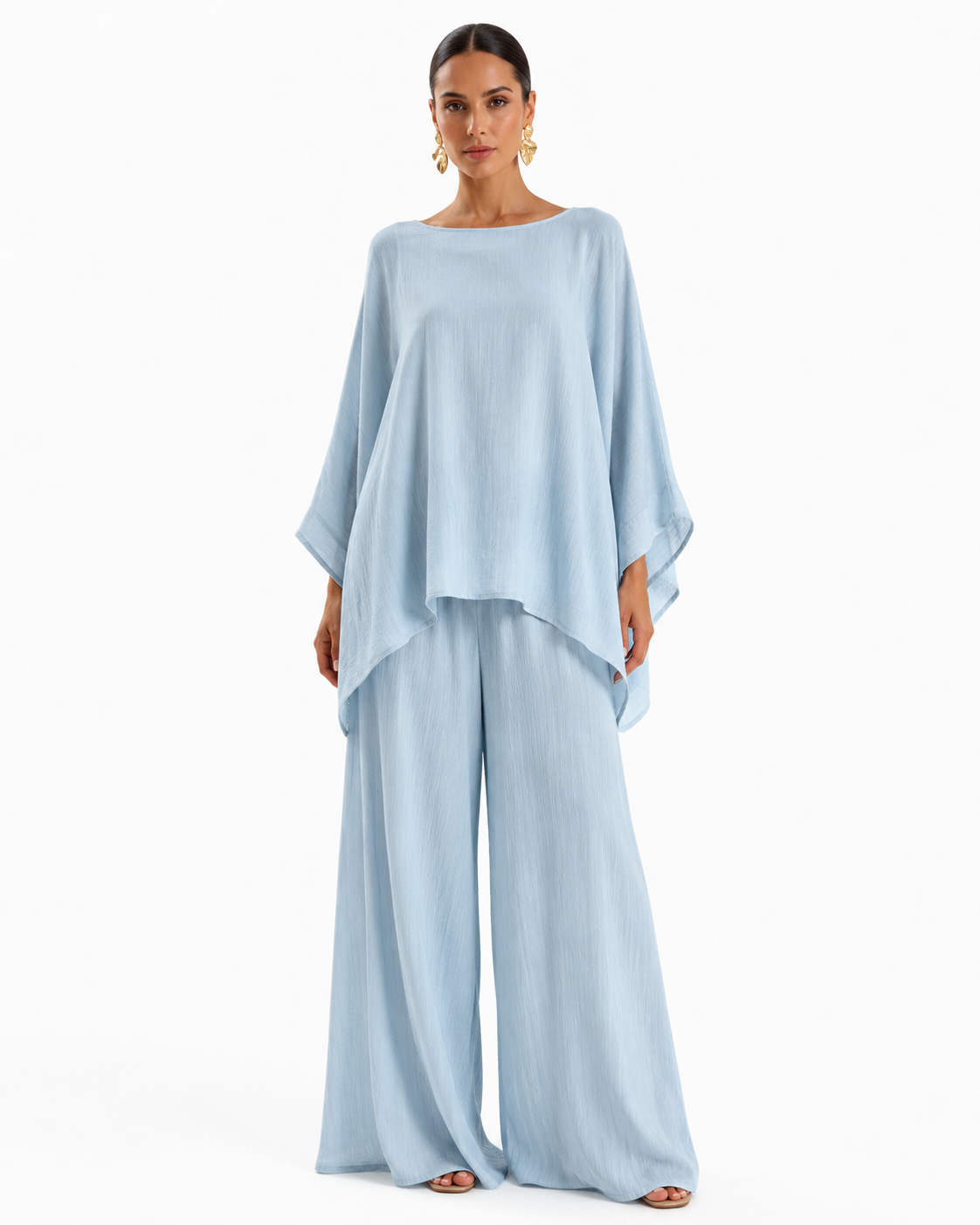 Conjunt minimalista de lli amb túnica oversize