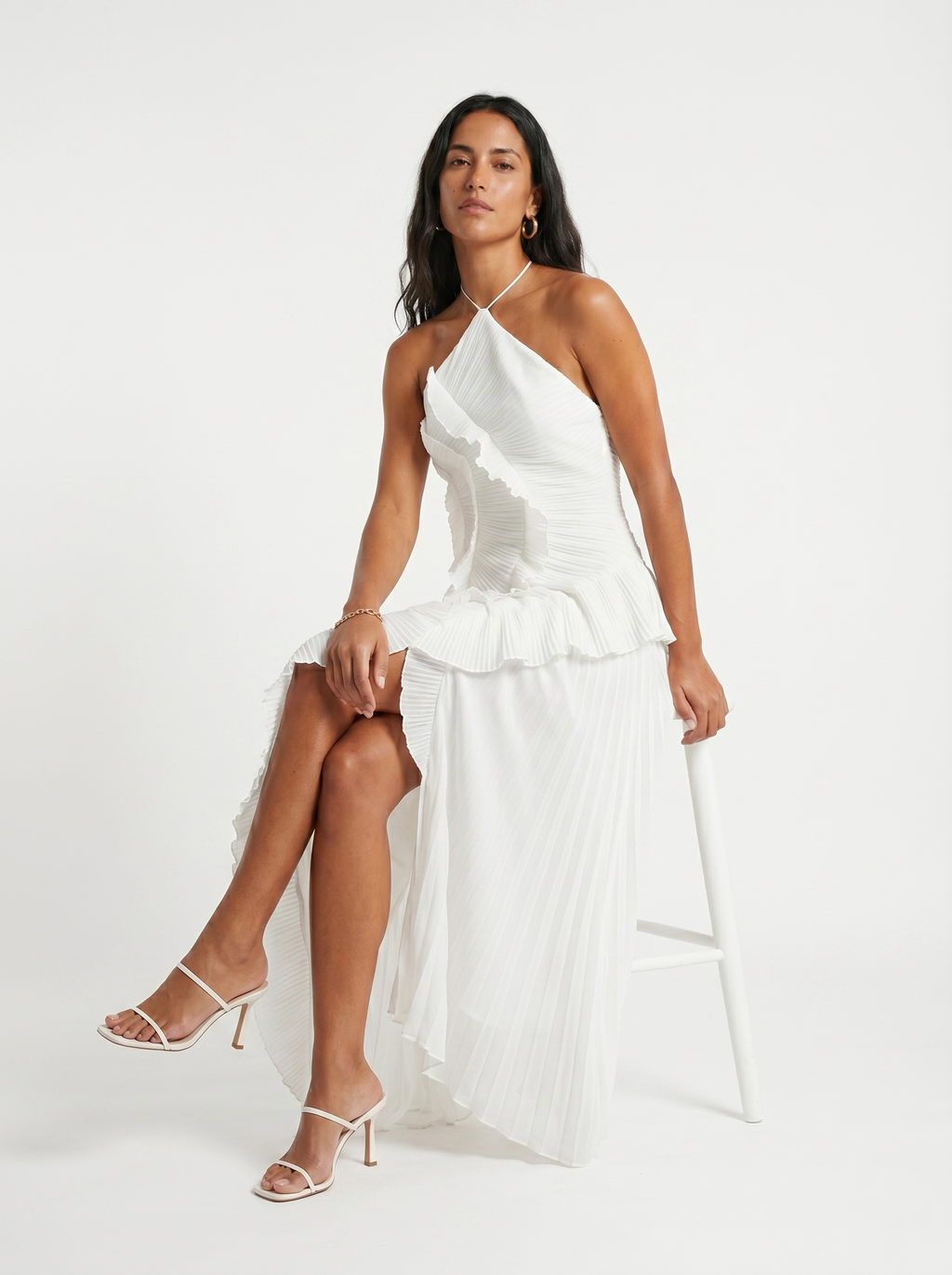 Robe longue plissée à volants