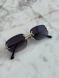 Lunettes de soleil gris fumé