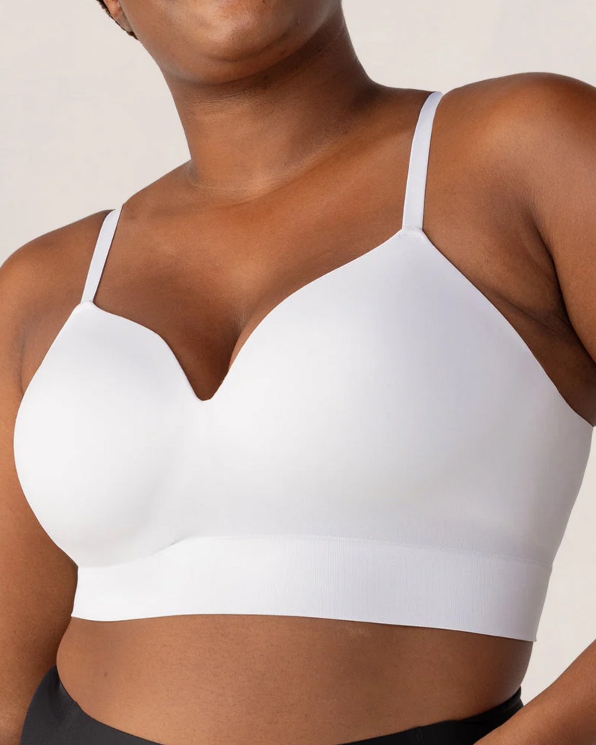 Sujetador moldeador push-up sin aros con copas preformadas
