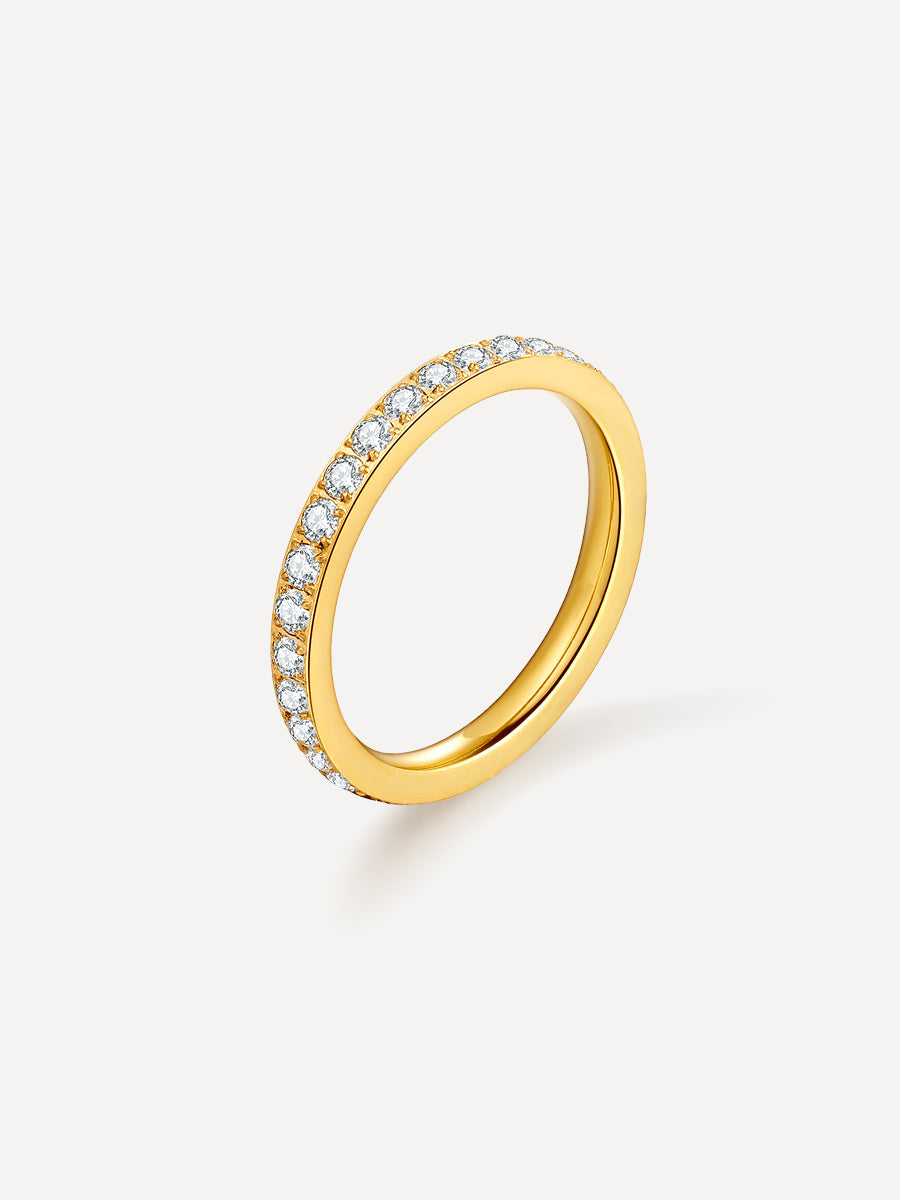 Strålende ring med klar glans