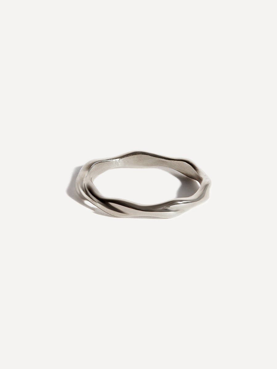 Klassisk bølgemønstret ring