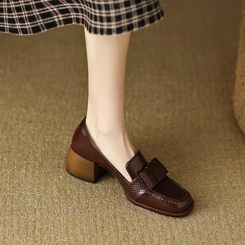 TRISHA | Mocasins elegants amb detall de nus