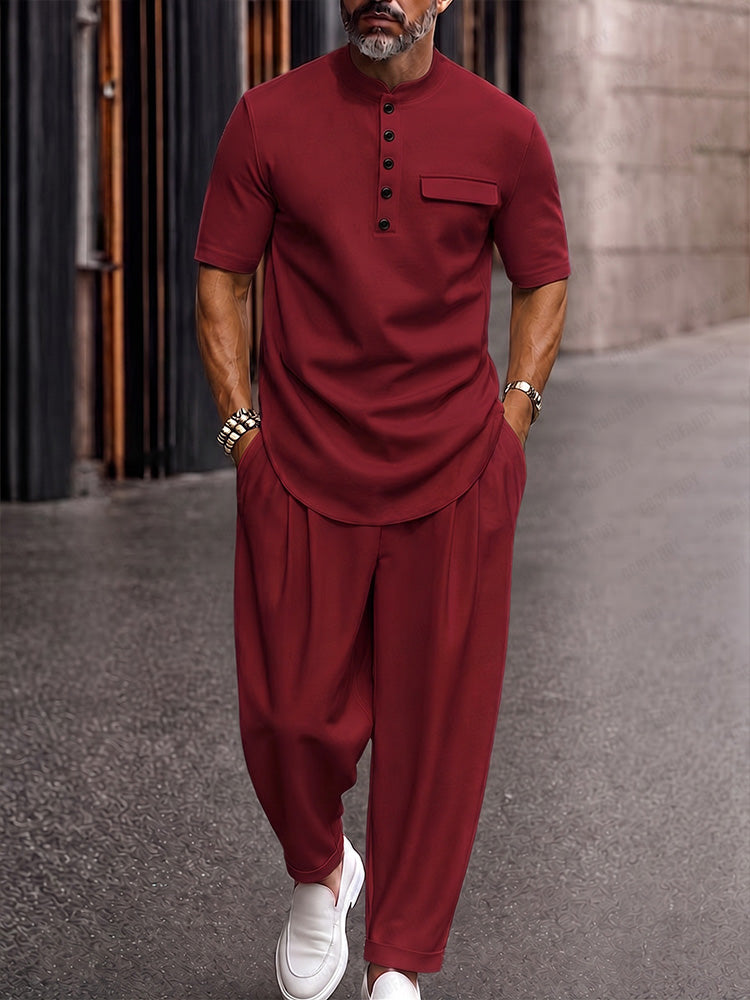 Completo coordinato di maglietta e pantaloni