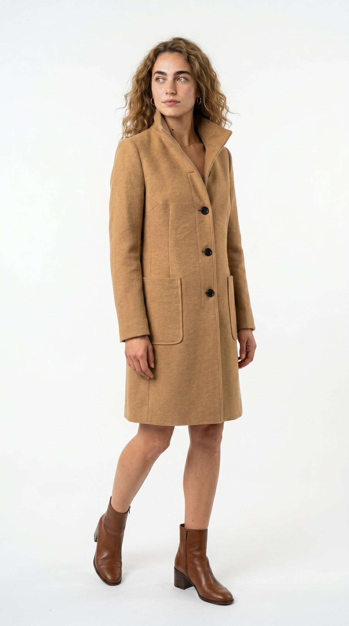 Manteau classique de saison avec du caractère