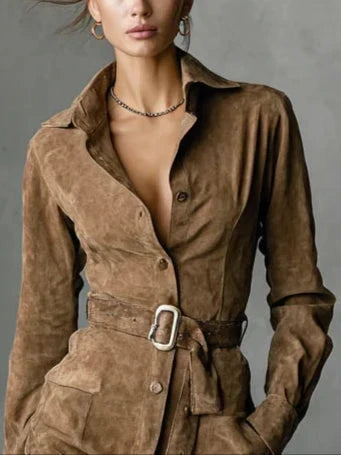 Robe midi effet daim à taille marquée