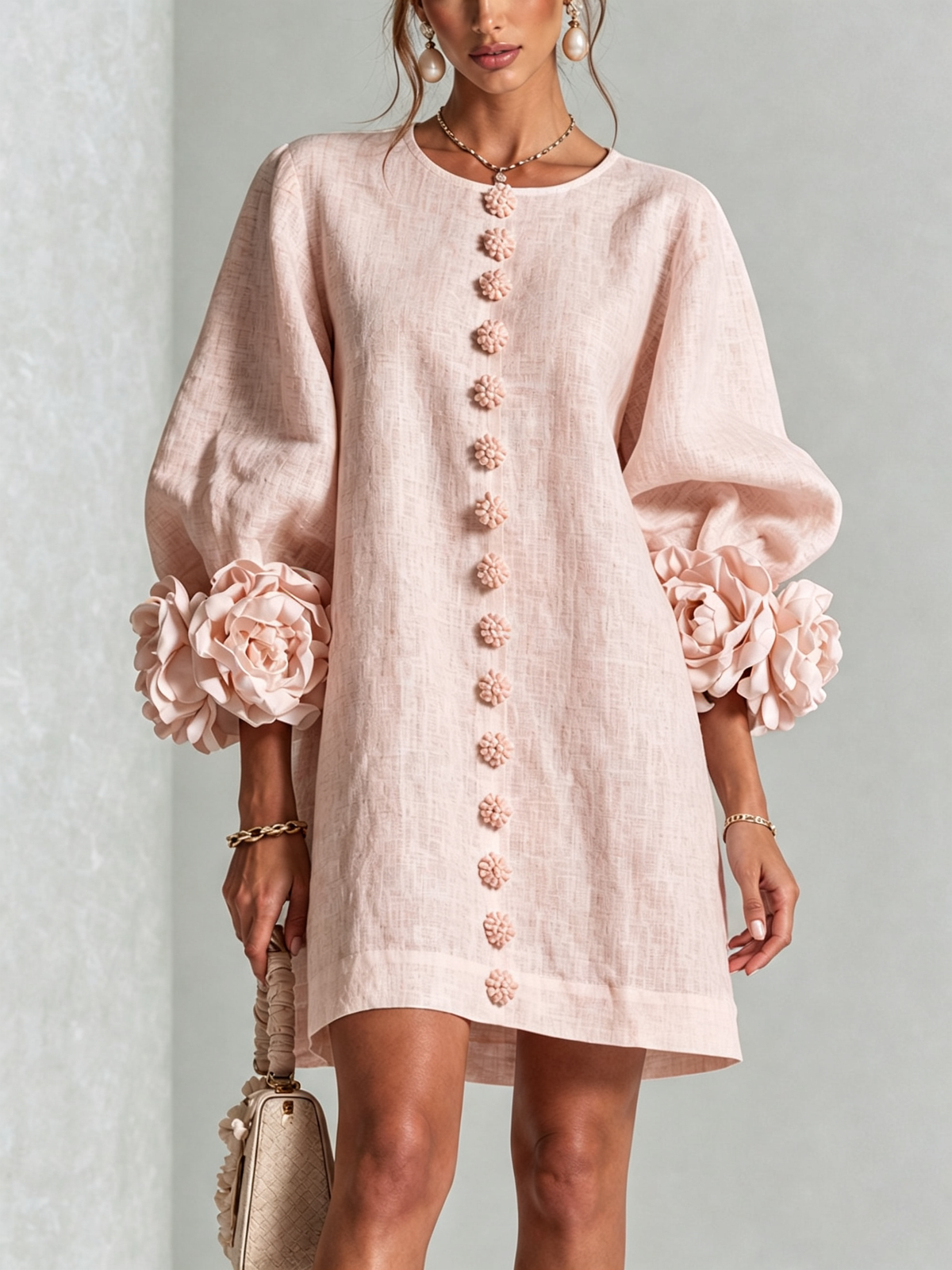 Minivestit rosa amb estampat floral, botons i precioses mànigues florals