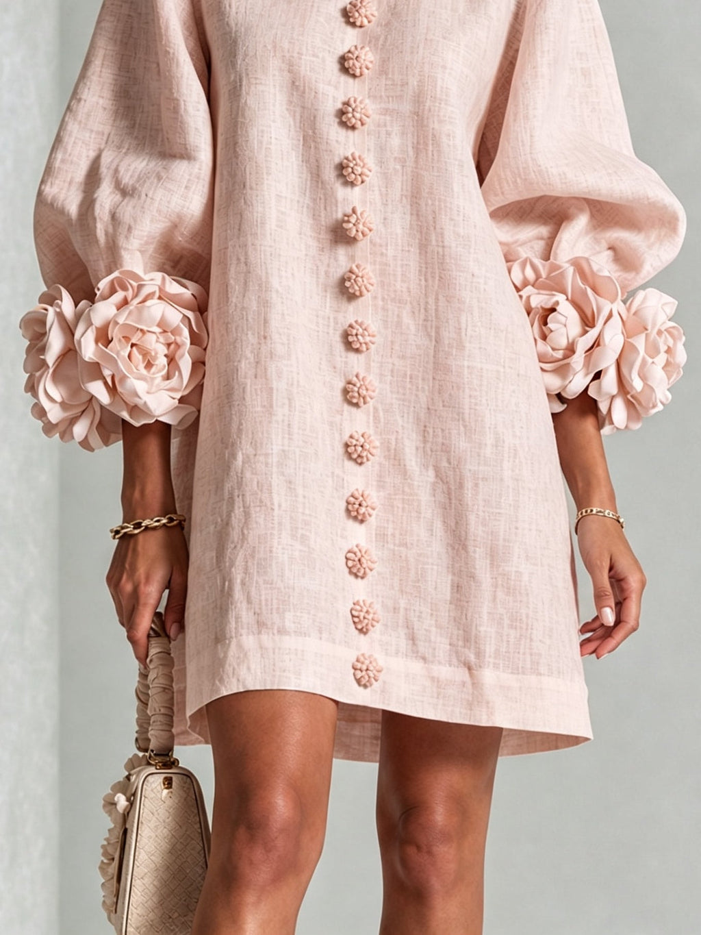 Minivestit rosa amb estampat floral, botons i precioses mànigues florals