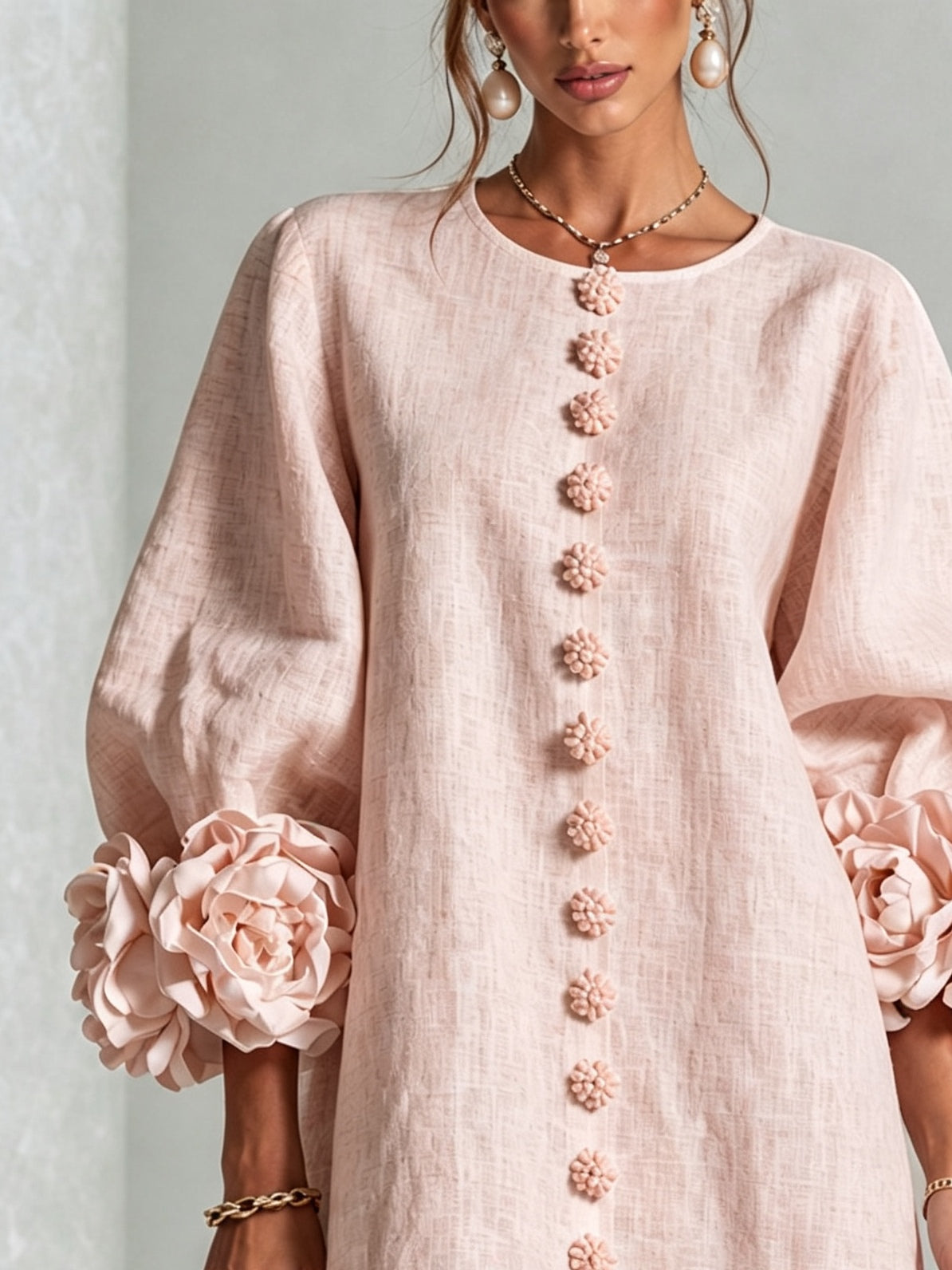 Minivestit rosa amb estampat floral, botons i precioses mànigues florals