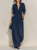 Robe longue plissée bleu marine à col en V