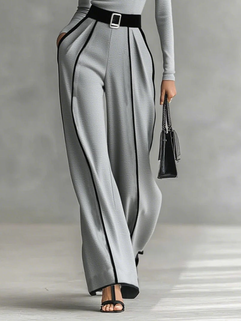 Ensemble composé d’un col roulé à bordures blanches et d’un pantalon large