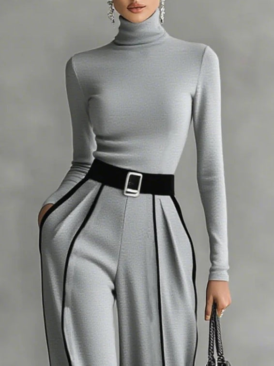 Ensemble composé d’un col roulé à bordures blanches et d’un pantalon large