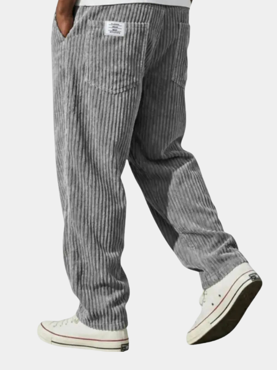 Pantalón cómodo de estilo atemporal