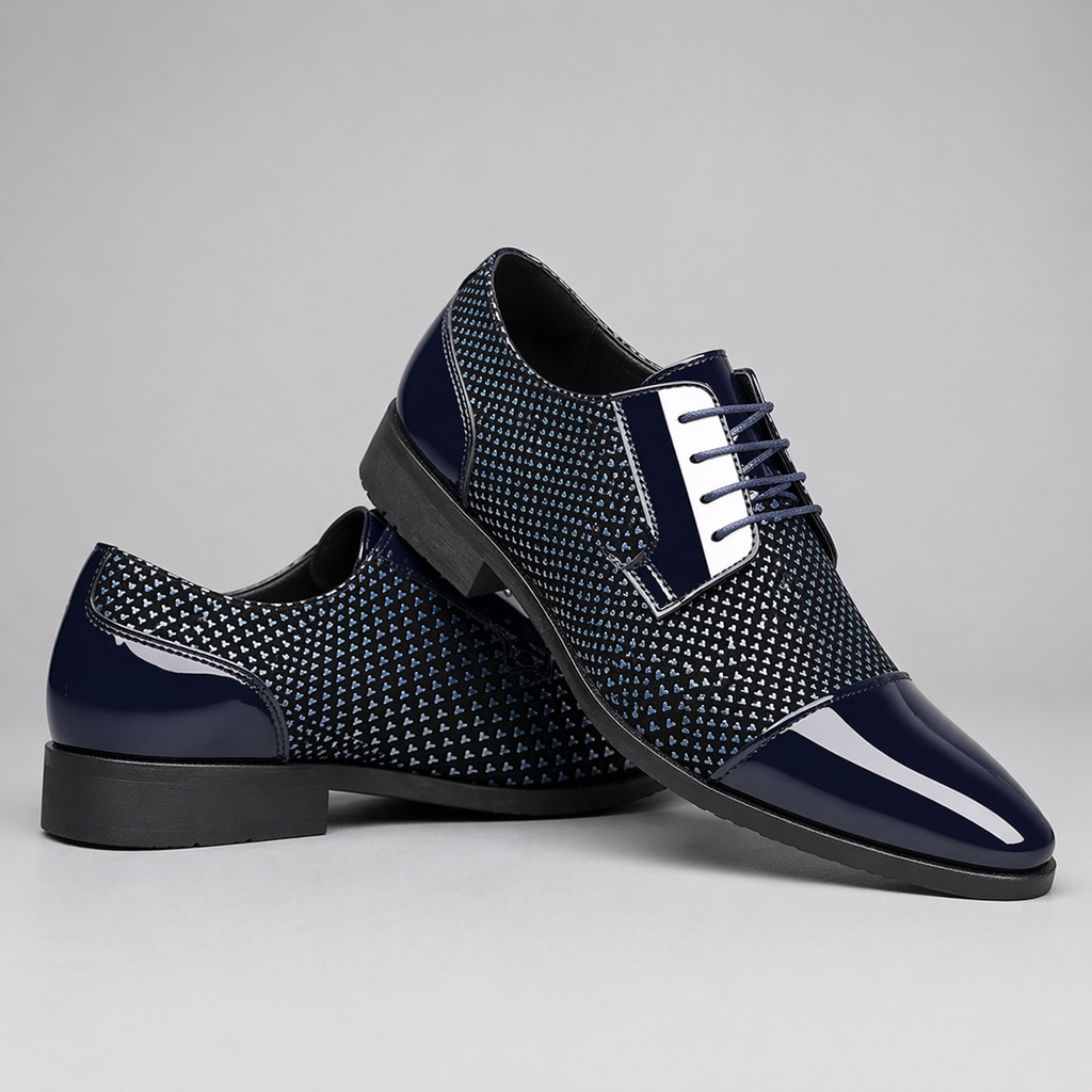Derbies i lakkert skinn