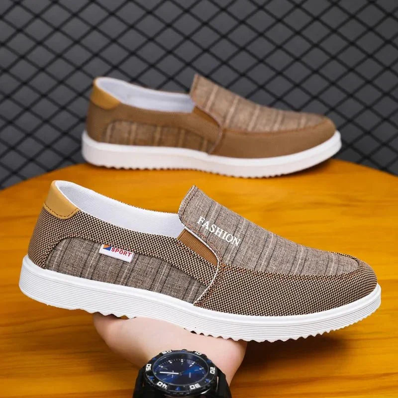 Scarpa slip-on versatile da uomo