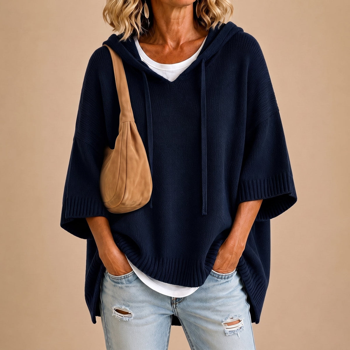 Poncho con cappuccio e maniche a 3/4