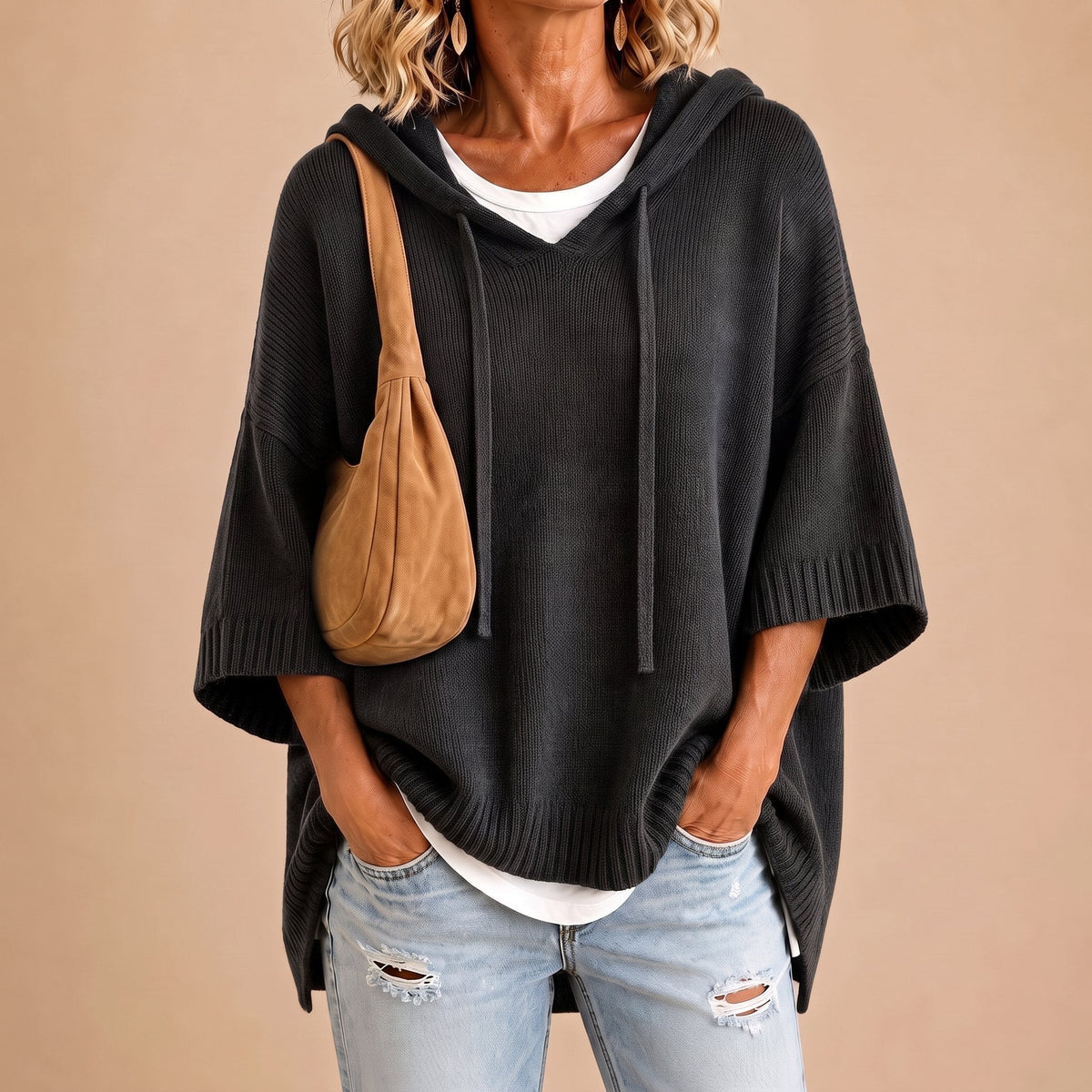 Poncho con cappuccio e maniche a 3/4